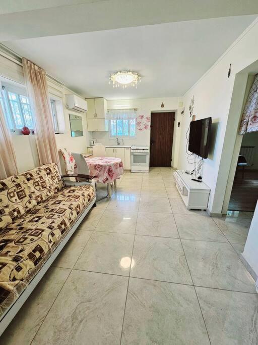 Almond Tree View Apartment Jerusalem Ngoại thất bức ảnh